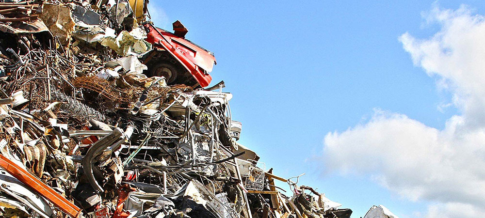 Metal recycling. Груда металлолома. Кучка металлолома. Груда цветного металлолома. Металлолом фон.